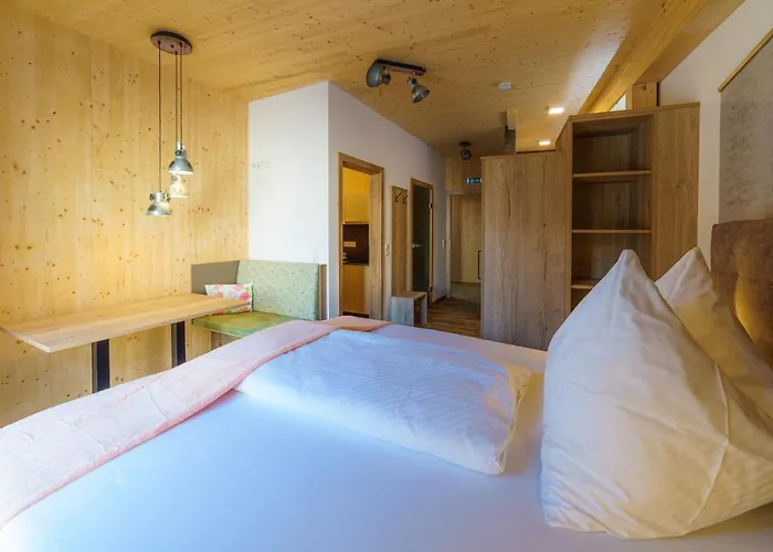 Harrauer's Living 3*